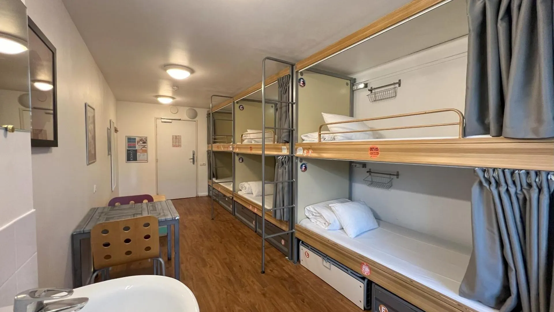 St Christopher's - Canal Hostel *